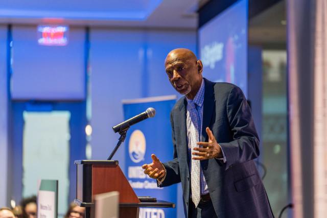 Special guest speaker, Geoffrey Canada, Founder and President of Harlem Children’s Zone​ (HCZ), a world-renowned education and poverty-fighting organization, delivers remarks.